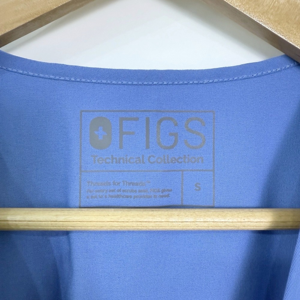 Figs Technical Collection‎ Scrub Top Womens Size Small Blue Hip Pockets - Picture 3 of 7